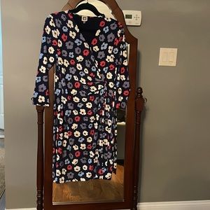 Floral dress. Size M. New.